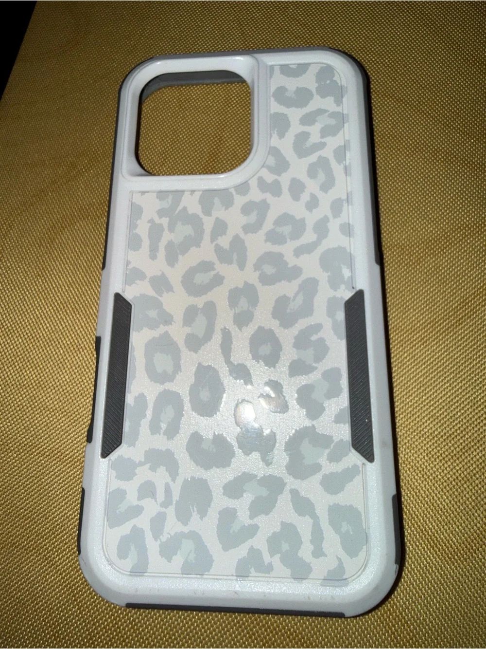Protective White Leopard Print Phone Case - Brand Not Specified